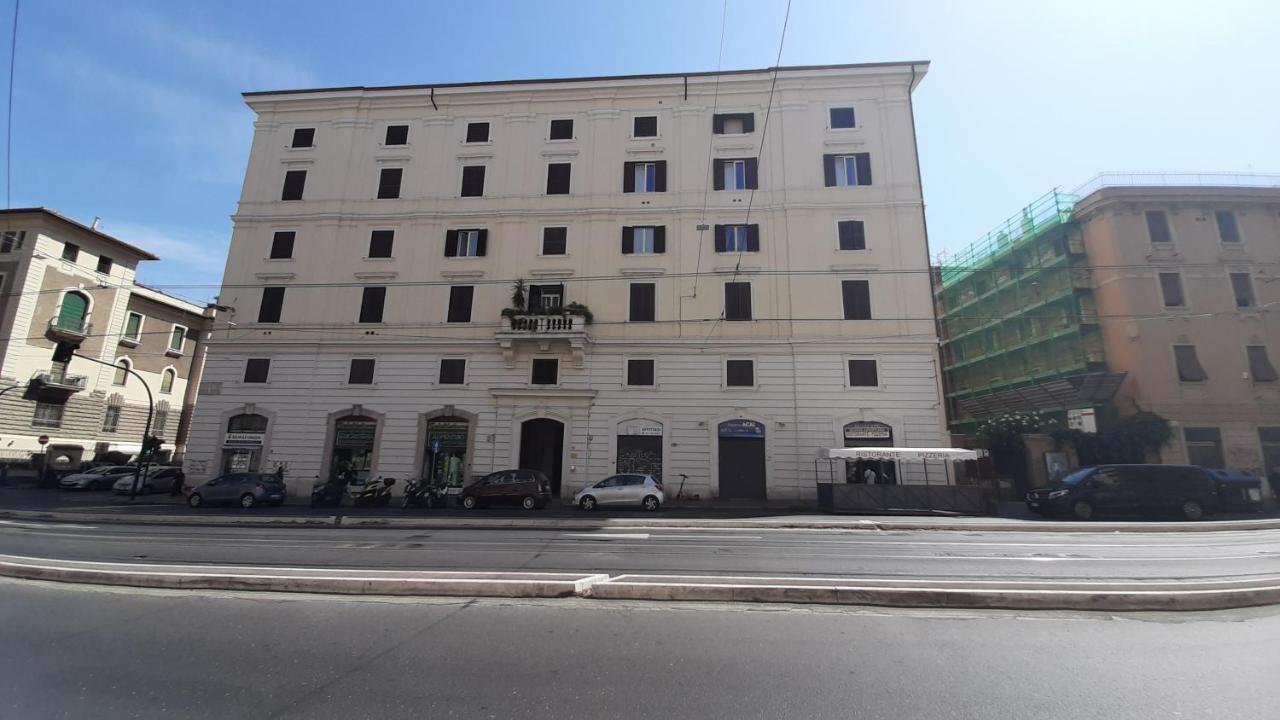 Colosseo B&B Рим Екстериор снимка