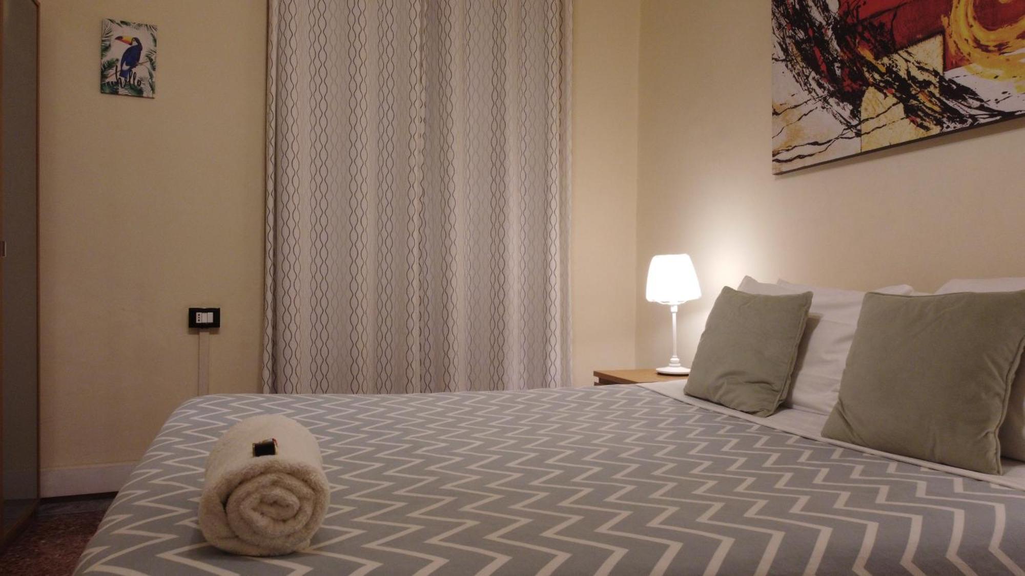 Colosseo B&B Рим Екстериор снимка